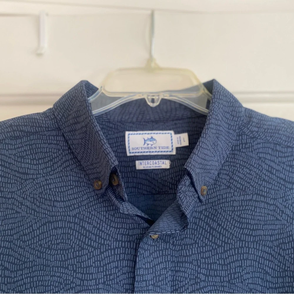 Southern Tide Intercoastal, navy button down long-sleeve, UPF, lightwt size L
